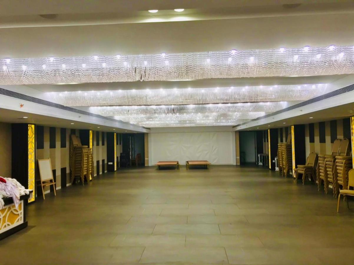 Zip By Spree Hotels Samudra Белгаум Экстерьер фото