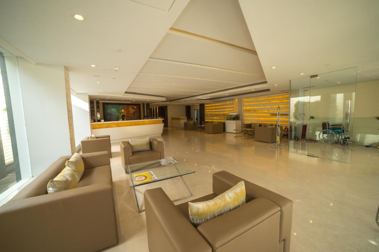 Zip By Spree Hotels Samudra Белгаум Экстерьер фото