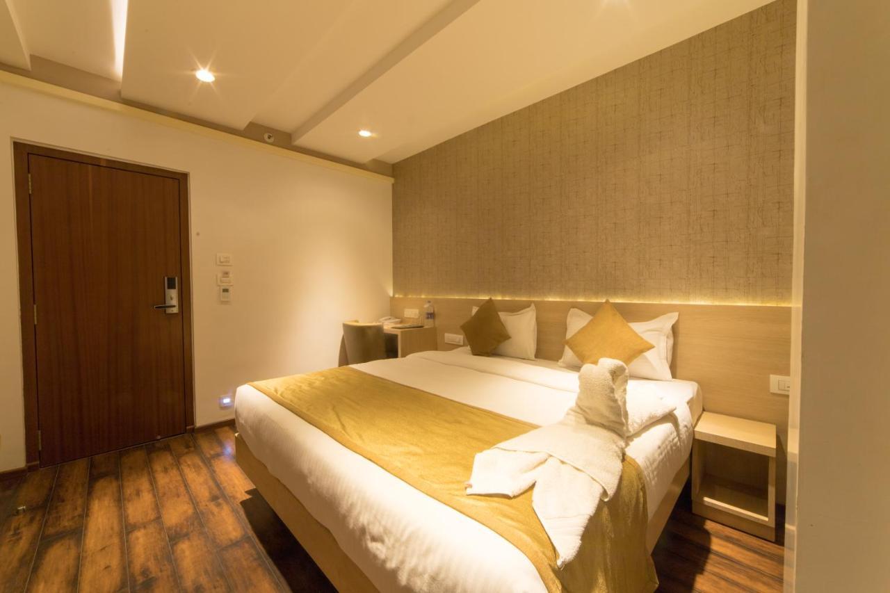 Zip By Spree Hotels Samudra Белгаум Экстерьер фото